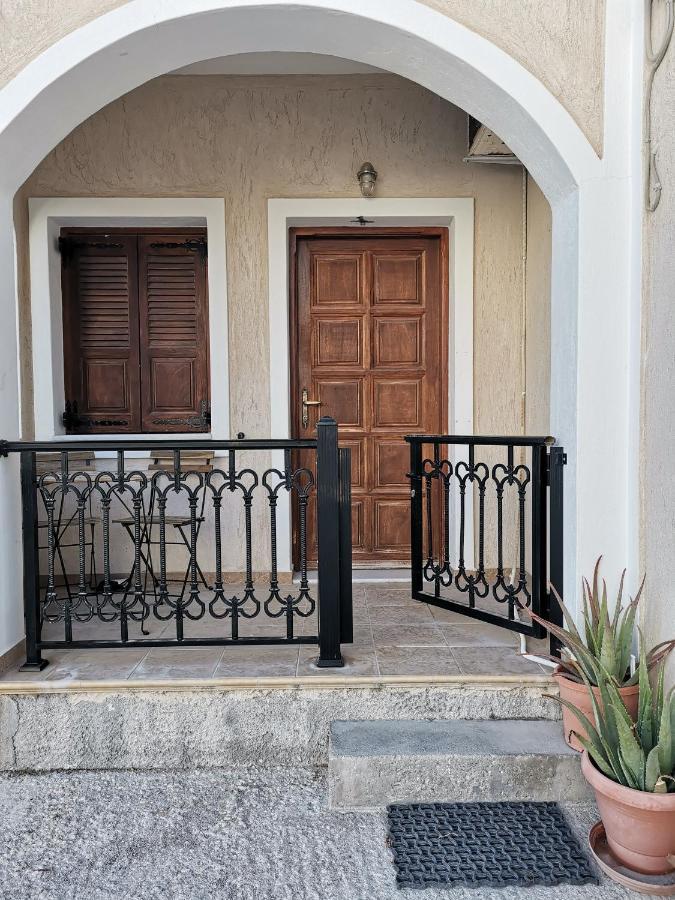 Villa Perissa Thira Exteriör bild